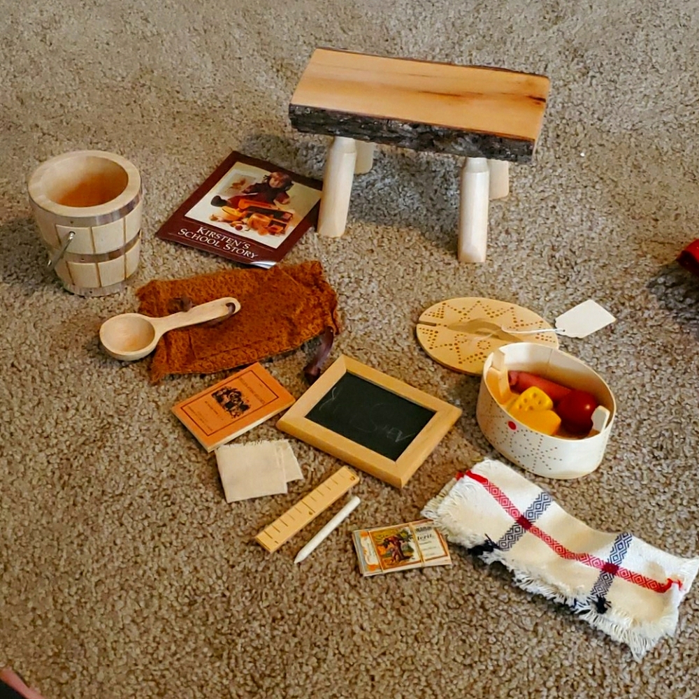 Kirstens school house set with accessories